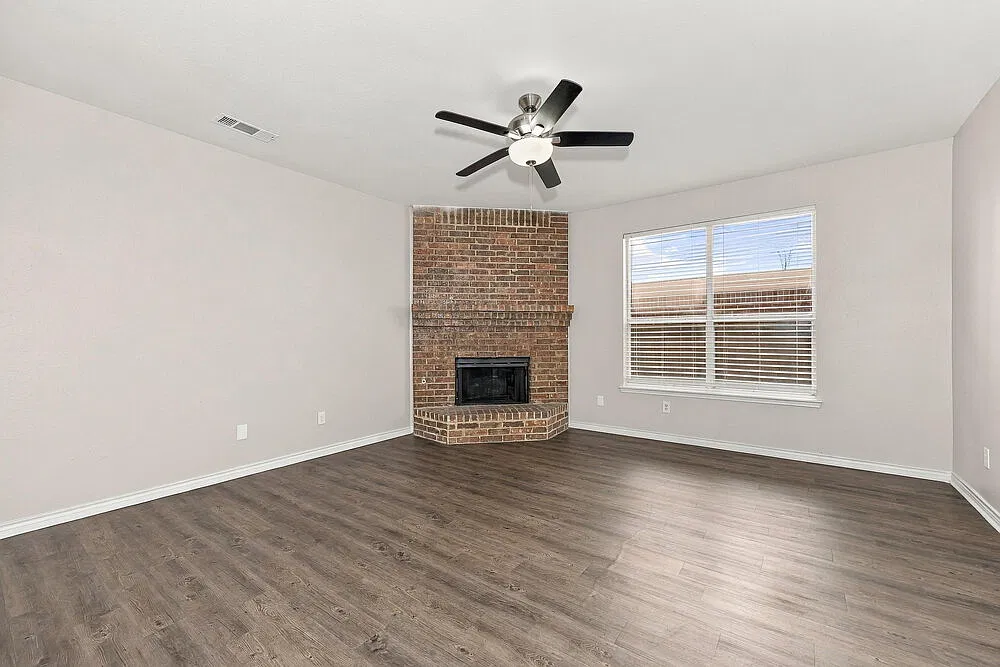 5 bed, 3.5 bath, 2857 sqft, $2,885 — Photo 4