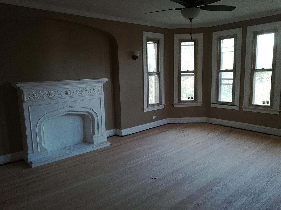 1st image of 8932 S Blackstone Ave #3