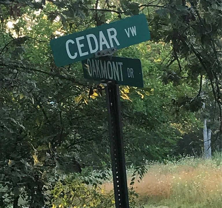 1st image of 415 Cedar View Dr