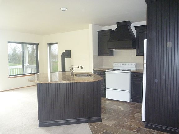 Travertine countertops and flooring