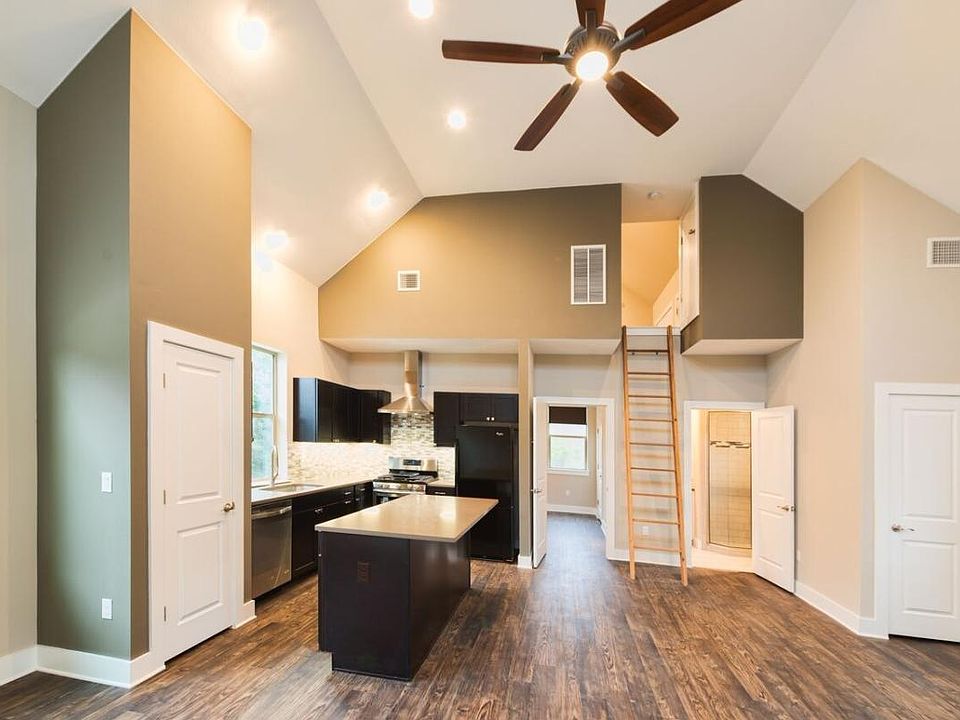 15 foot ceilings in a modern open layout - Living, Kitchen & Dining