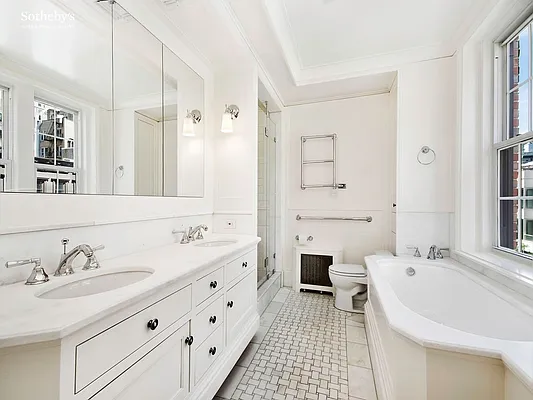 Rented by Sotheby's International Realty | media 7