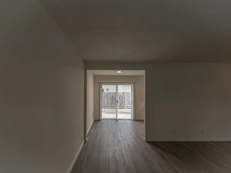 822 S Columbia St — Photo 5