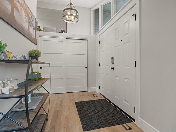 2nd image of 313 Greystone Pl