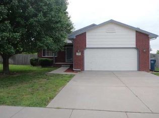 4200 N Rushwood St, Wichita, KS 67226