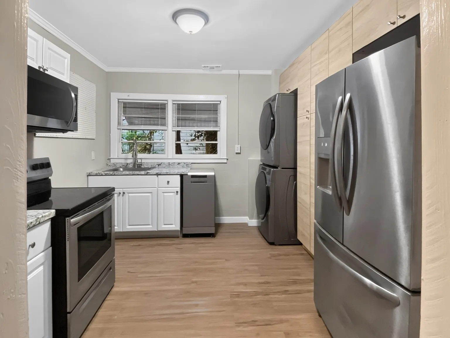 2 bed, 800 sqft, $1,575 — Photo 3