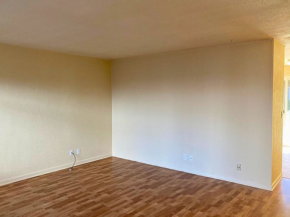 3rd image of 1661 Ferry St APT 4