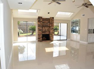 2127 Manor Green Dr, Houston, TX 77077