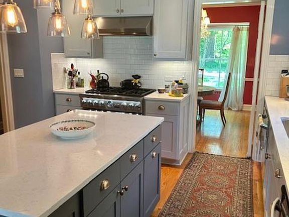 3rd image of 305 Thatcher Ave