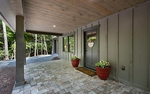 1st image of 393 Grace Dr