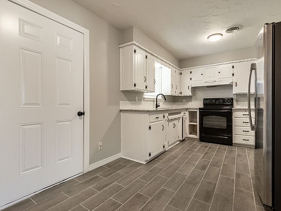 4th image of 1517 Hampton Dr