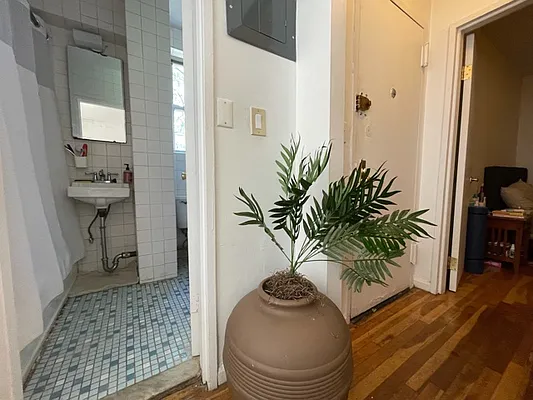 Rented by Oxford Property Group | media 9