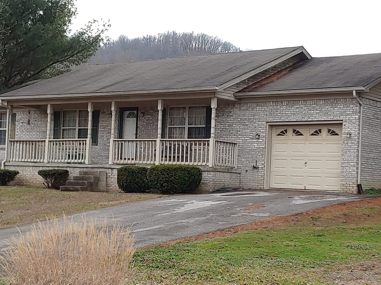 1006 Honeysuckle Ln, Berea, KY 40403 Zillow
