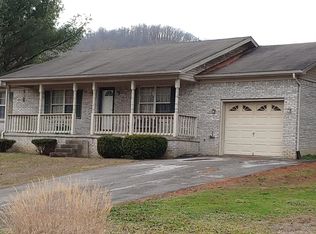 1006 Honeysuckle Ln, Berea, KY 40403