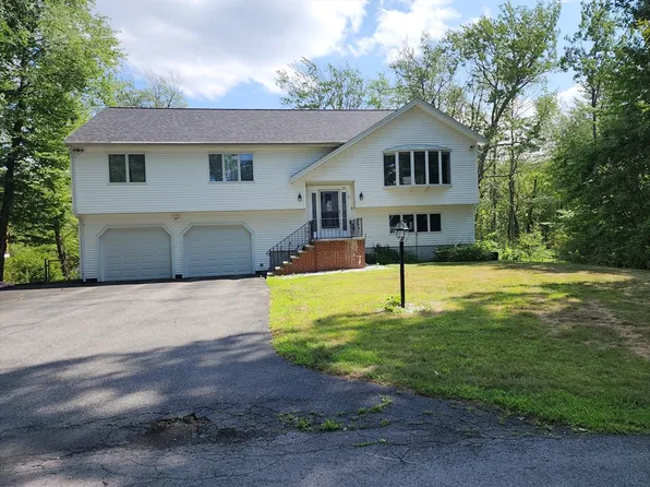 20 Lancaster Rd, Methuen, MA 01844