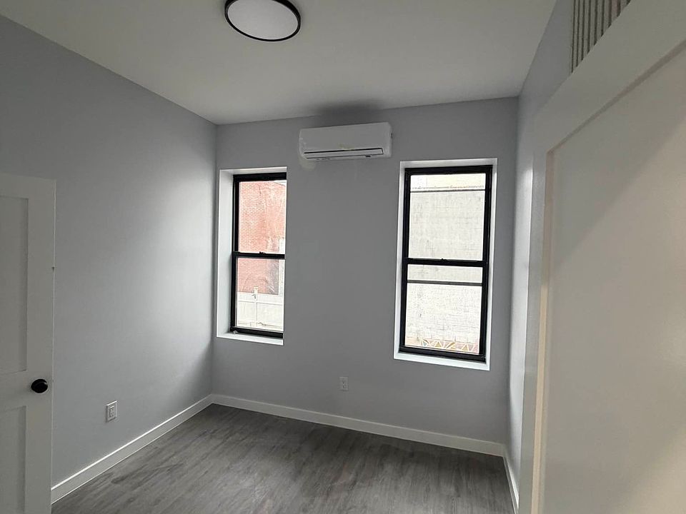 2nd image of 129 Beadel St #2