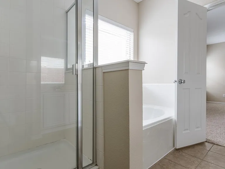 249 Niagara Falls Dr — Photo 15