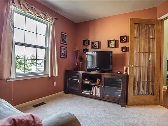 3rd image of 2162 Vail Ct
