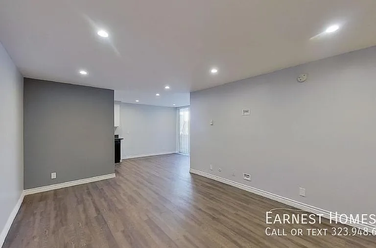 525 N Sycamore Ave #321 — Photo 5