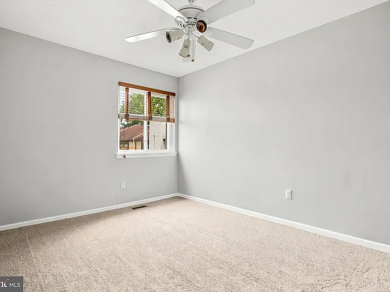 804 Bismark Way — Photo 25