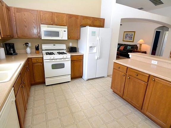 4th image of 3228 Holly Grove Blvd