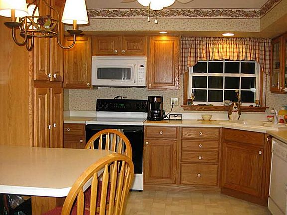 2nd image of 4232 Greengarden Blvd
