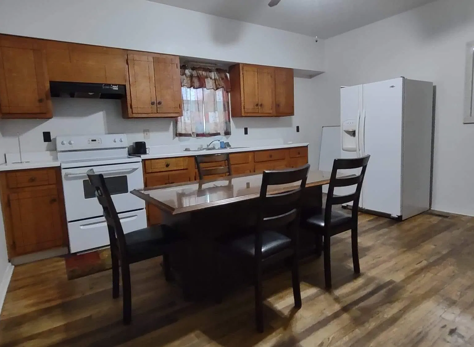 123 S Jessup Ave — Photo 3