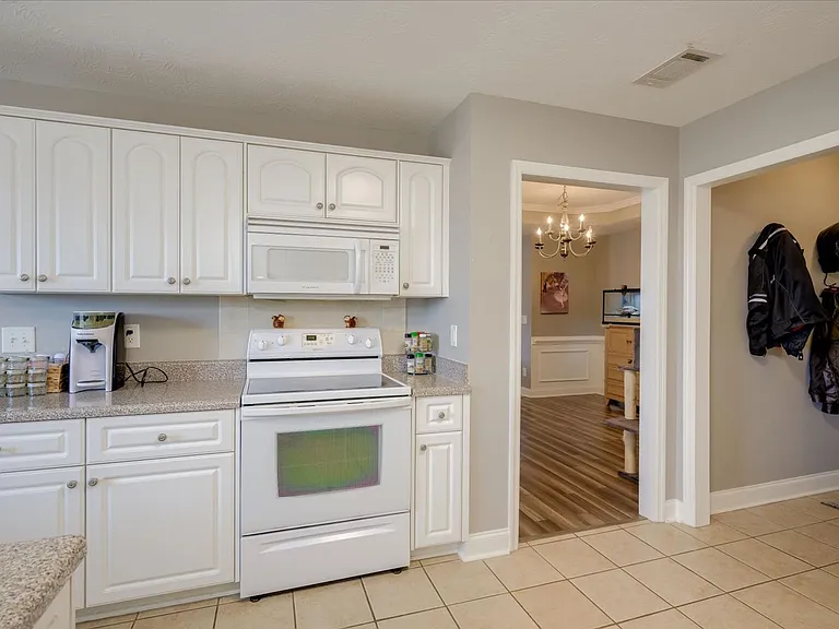 4516 Logans Way — Photo 12