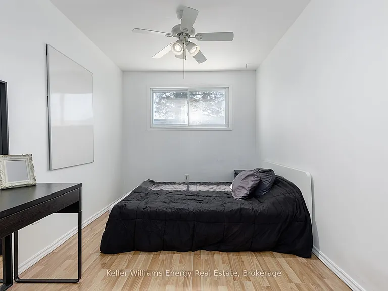 660 Grey St #B — Photo 15