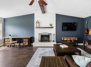 7504 Oak Ridge Dr, North Richland Hills, TX 76182