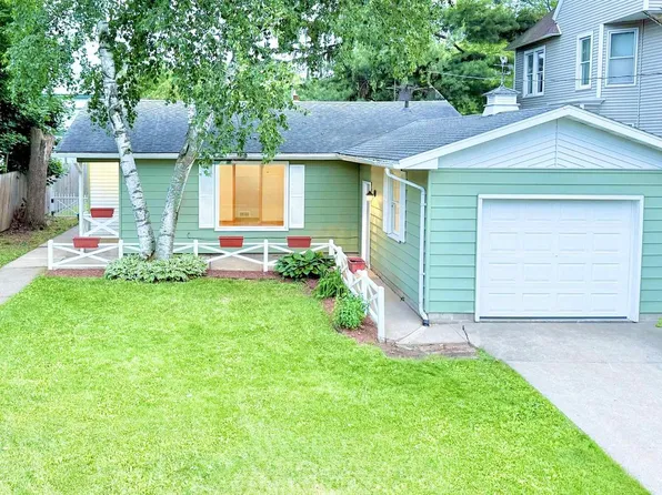 275 Broadway Street, Prairie Du Sac, WI 53578