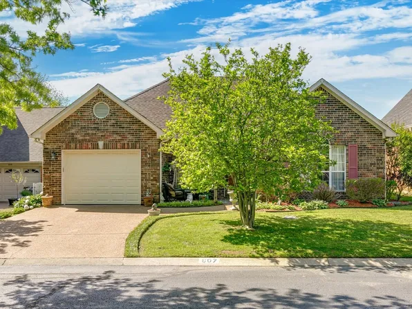 807 S Chestnut Ct, Hermitage, TN 37076