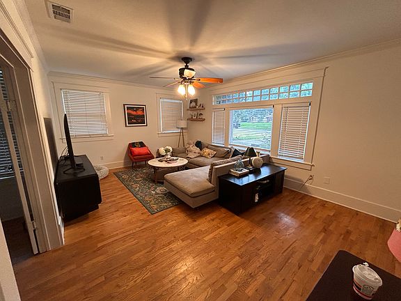 5th image of 5830 Belmont Ave