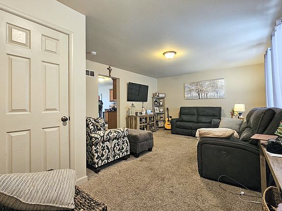 5th image of 29 Christy Ct