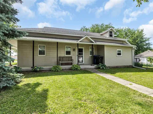502 W 4th St, Tipton, IA 52772