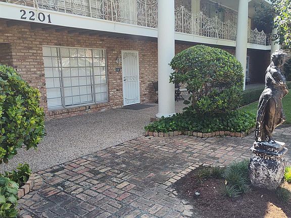4th image of 2201 Fountain View Dr APT 14J