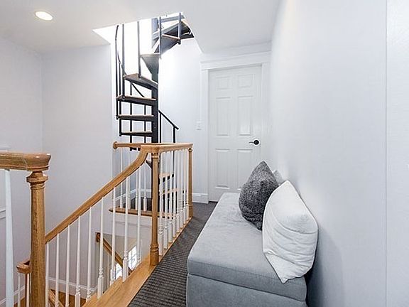 5th image of 281 Brookline St