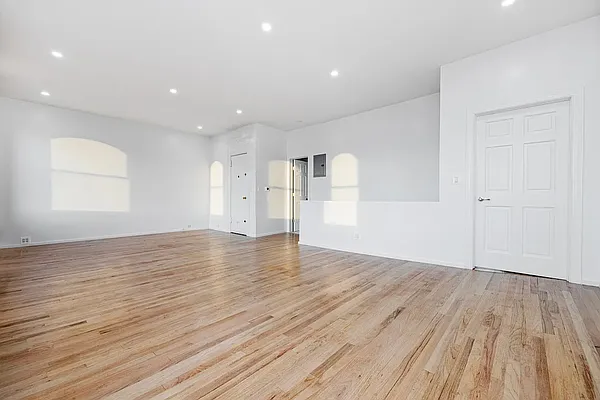 Rented by REAL New York | media 2