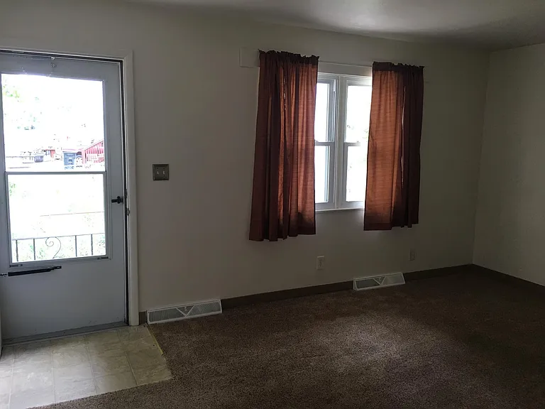 1896 Flint Ave — Photo 13