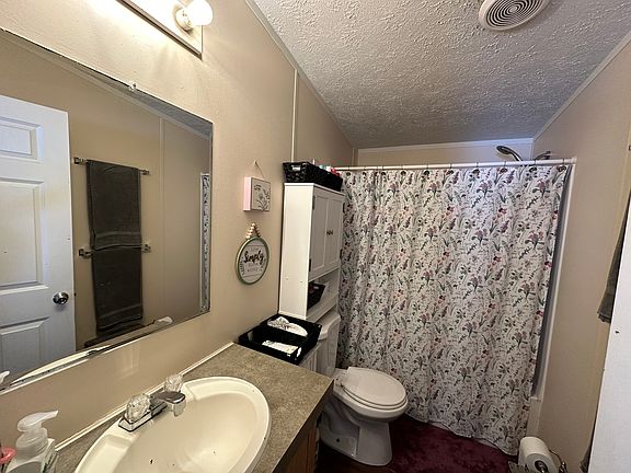 3rd image of 7201 Doncaster Ct