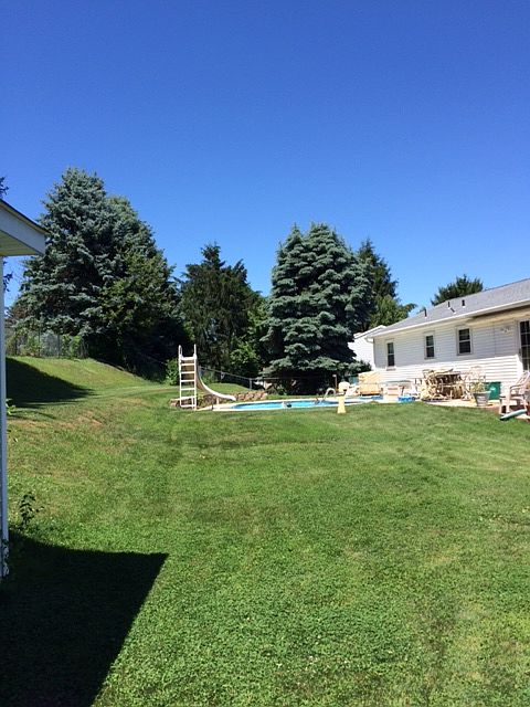 2nd image of 121 Strassburg Cir