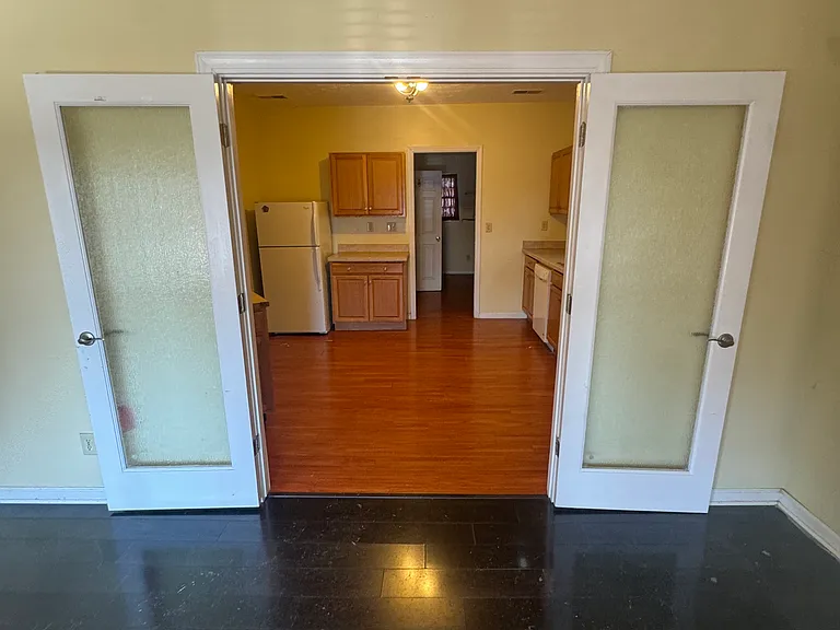 945 Dayton Ave — Photo 12