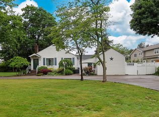 342 Northern Blvd, Saint James, NY 11780