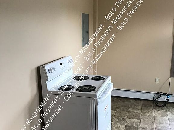 3rd image of 547 N 10th St APT 3