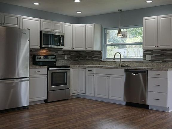 3rd image of 2823 Orchid Ln