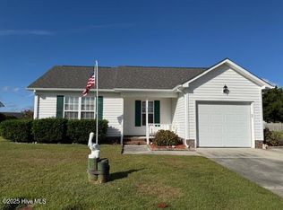 413 Meeting St, Beaufort, NC 28516