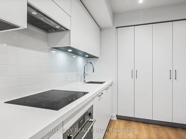 36 Brentcliffe Rd #1310 — Photo 6
