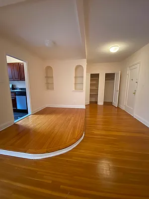 Rented by Kew Forest Realty Inc | media 9