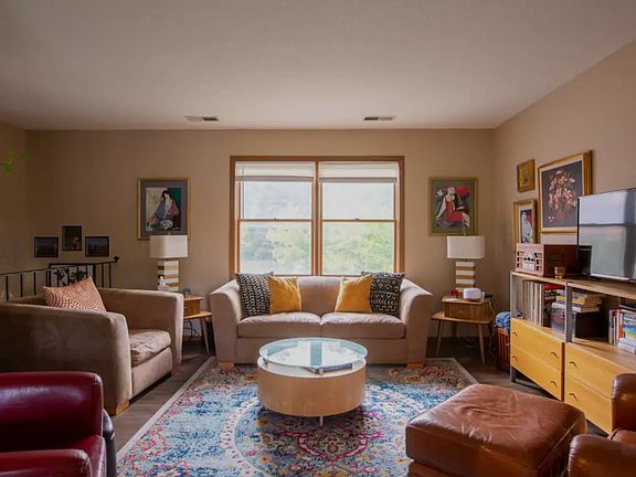 3rd image of 3311 Berwood Ct W