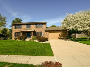 1906 Berrywood Ln, Bloomington, IL 61704